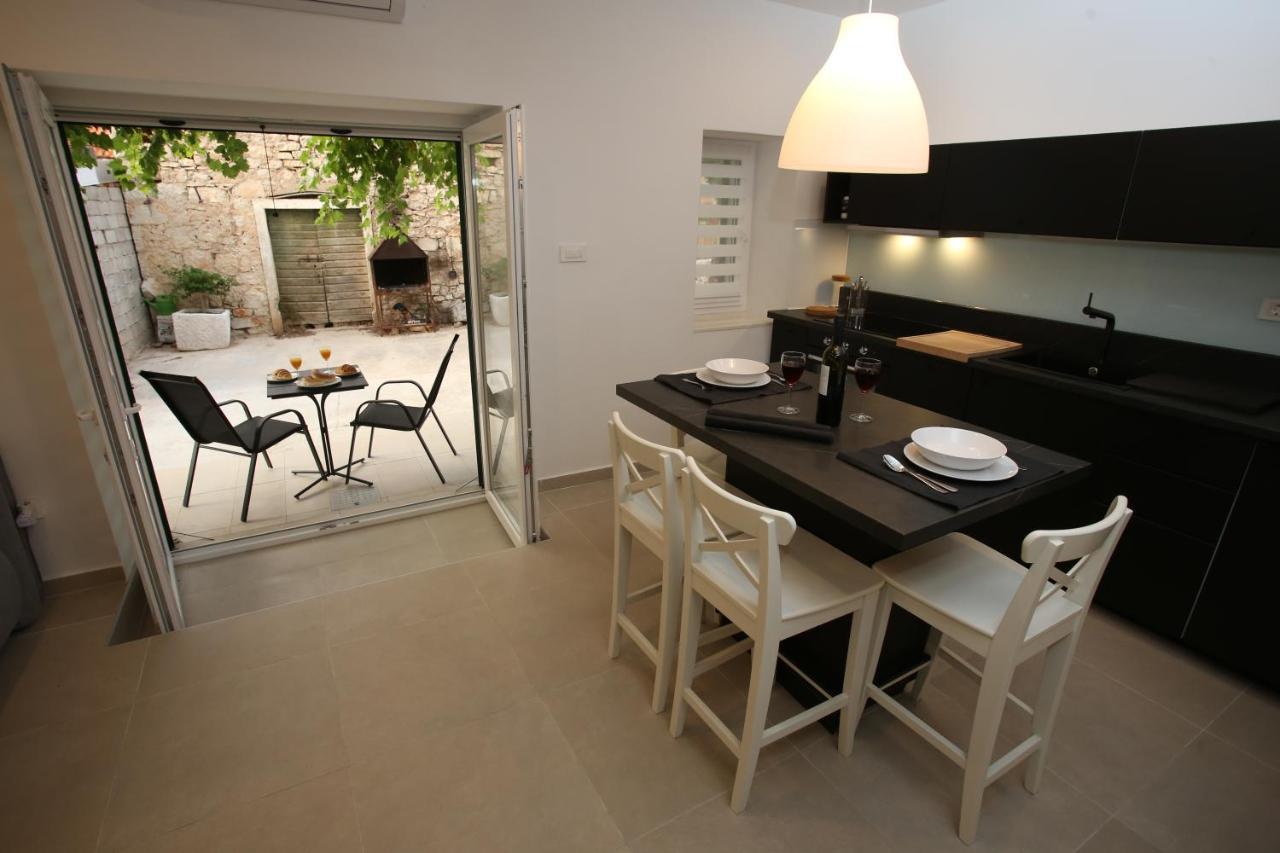 Apartmani Tri Bunje Tribunj (Sibenik-Knin) Exterior foto