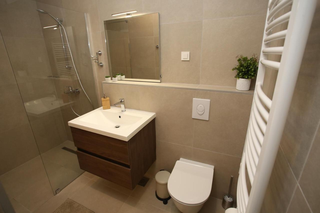 Apartmani Tri Bunje Tribunj (Sibenik-Knin) Exterior foto